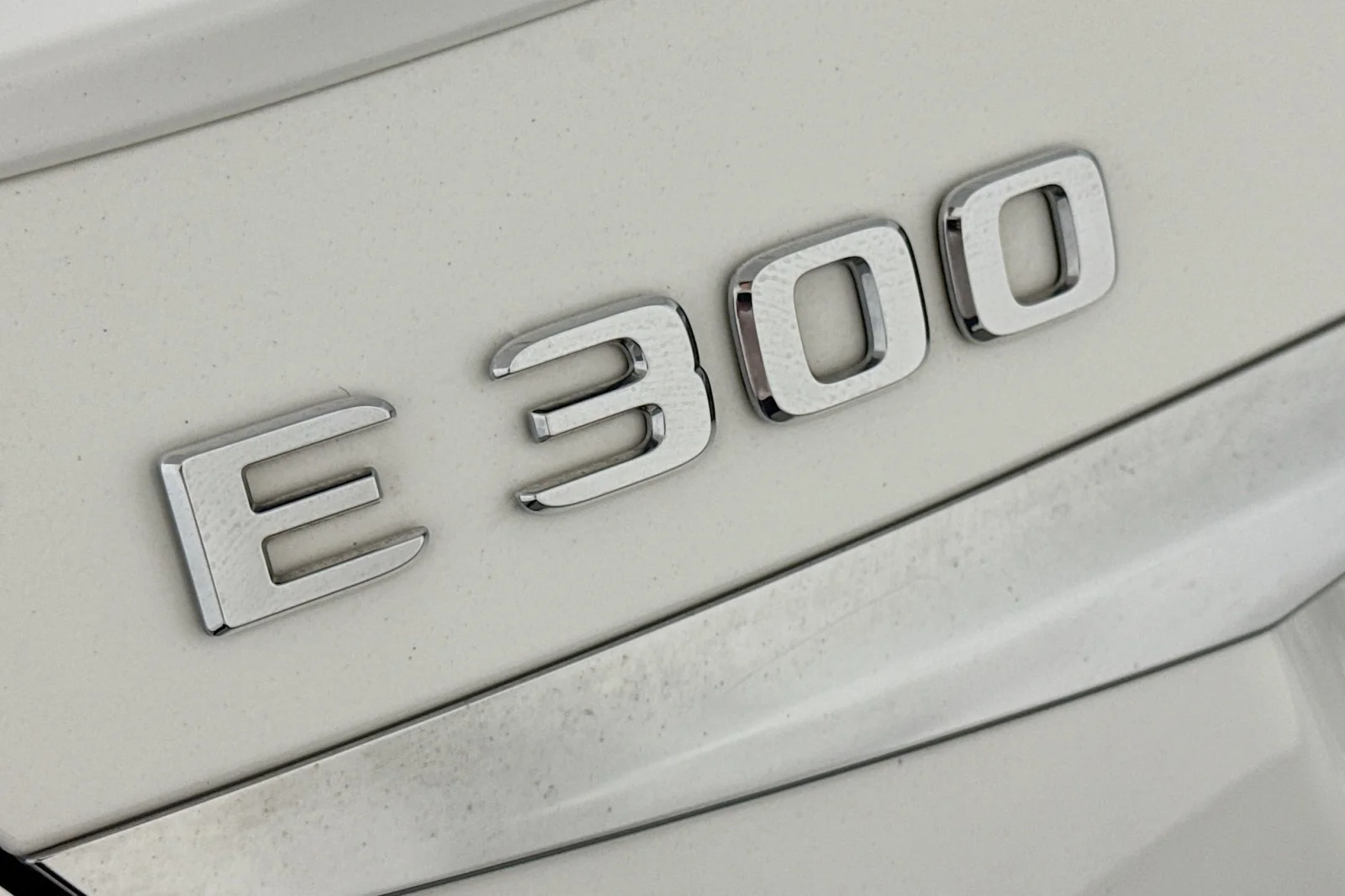Used 2017 Polar White Mercedes-Benz E 300 Luxury image 9