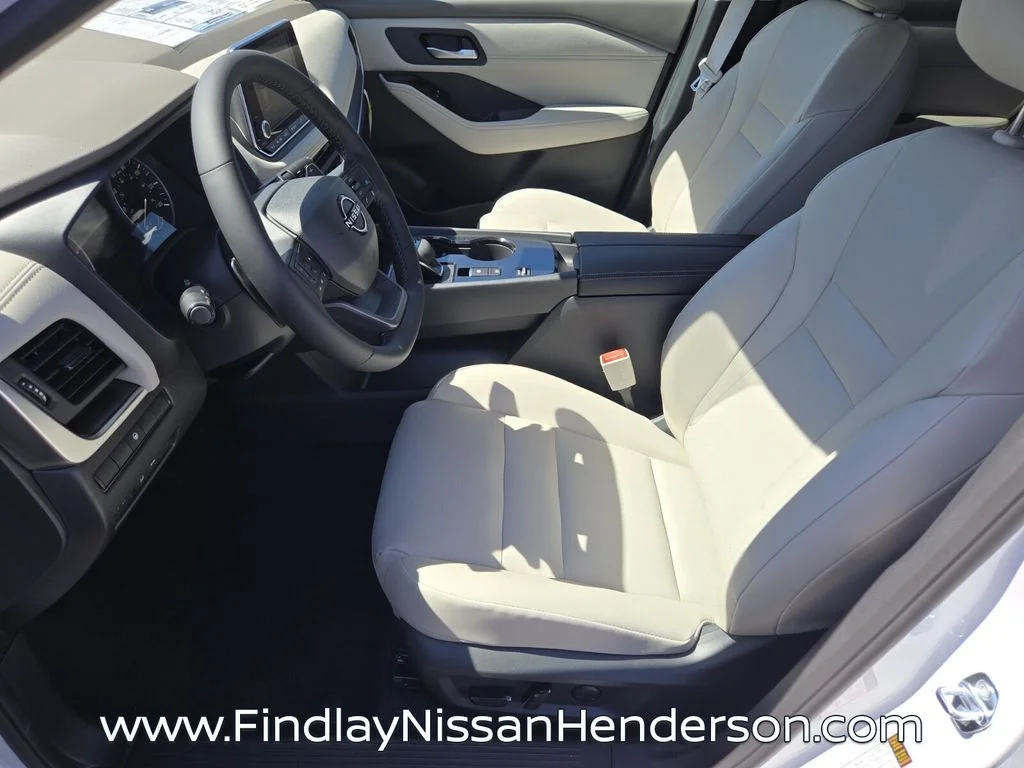 New 2026 Everest White Pearl TriCoat Nissan Dark Armor™ image 11