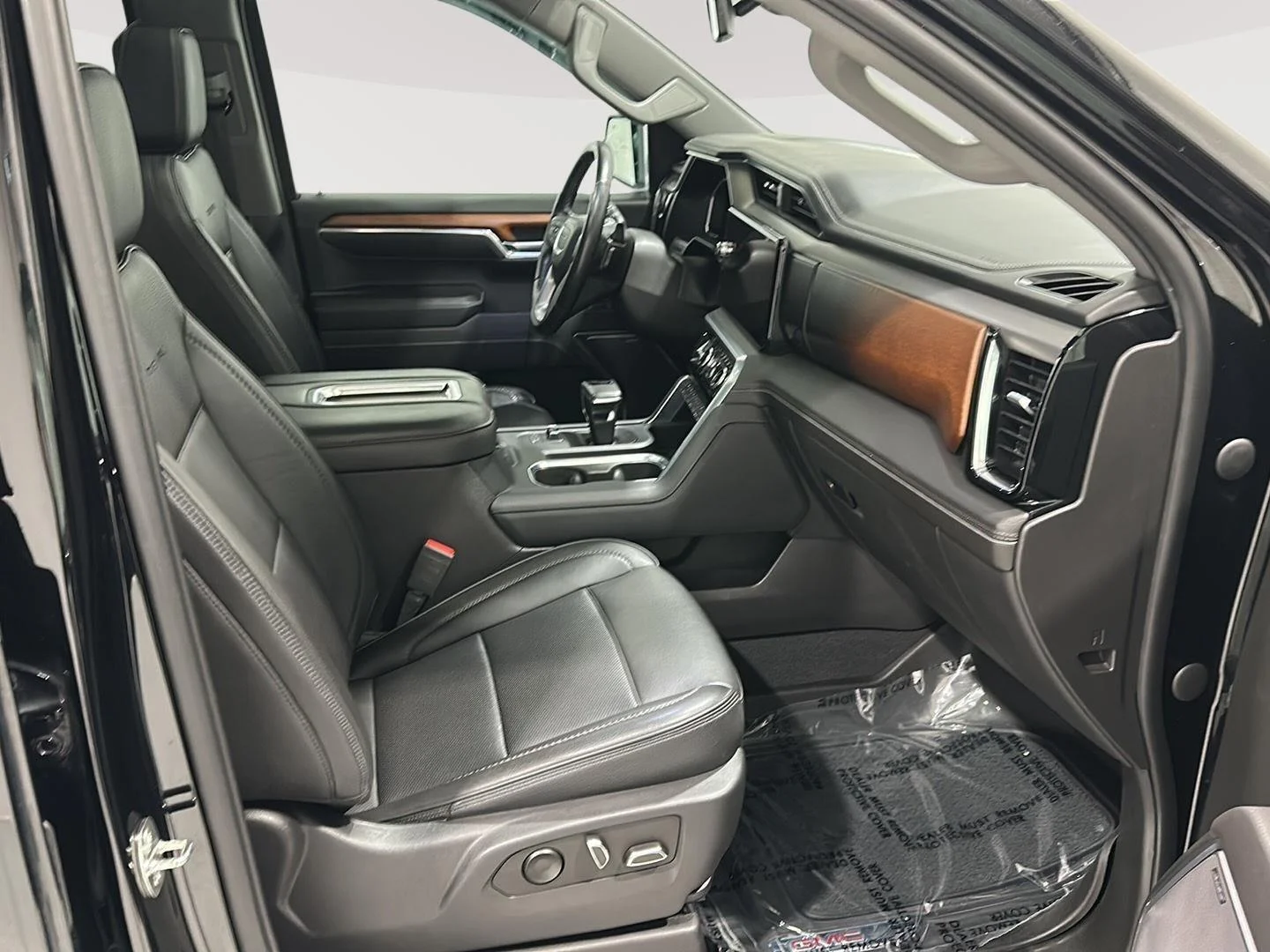 Used 2022 Onyx Black GMC Denali image 28