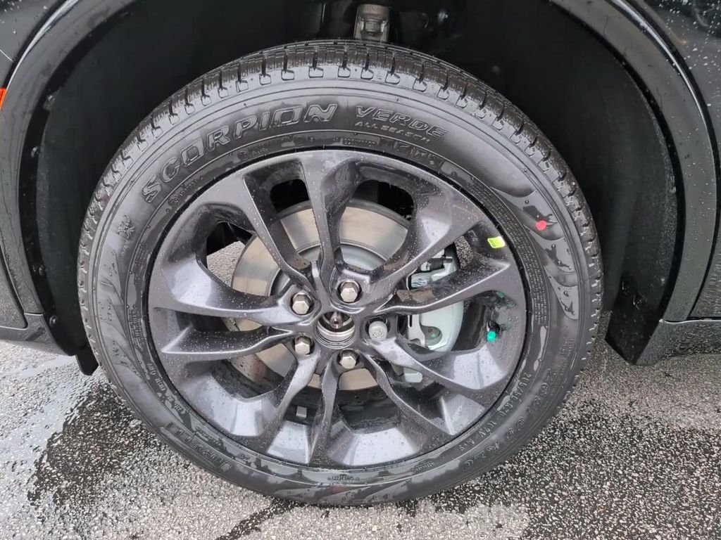 New 2026 Diamond Black Clear-Coat Exterior Paint Dodge GT image 14