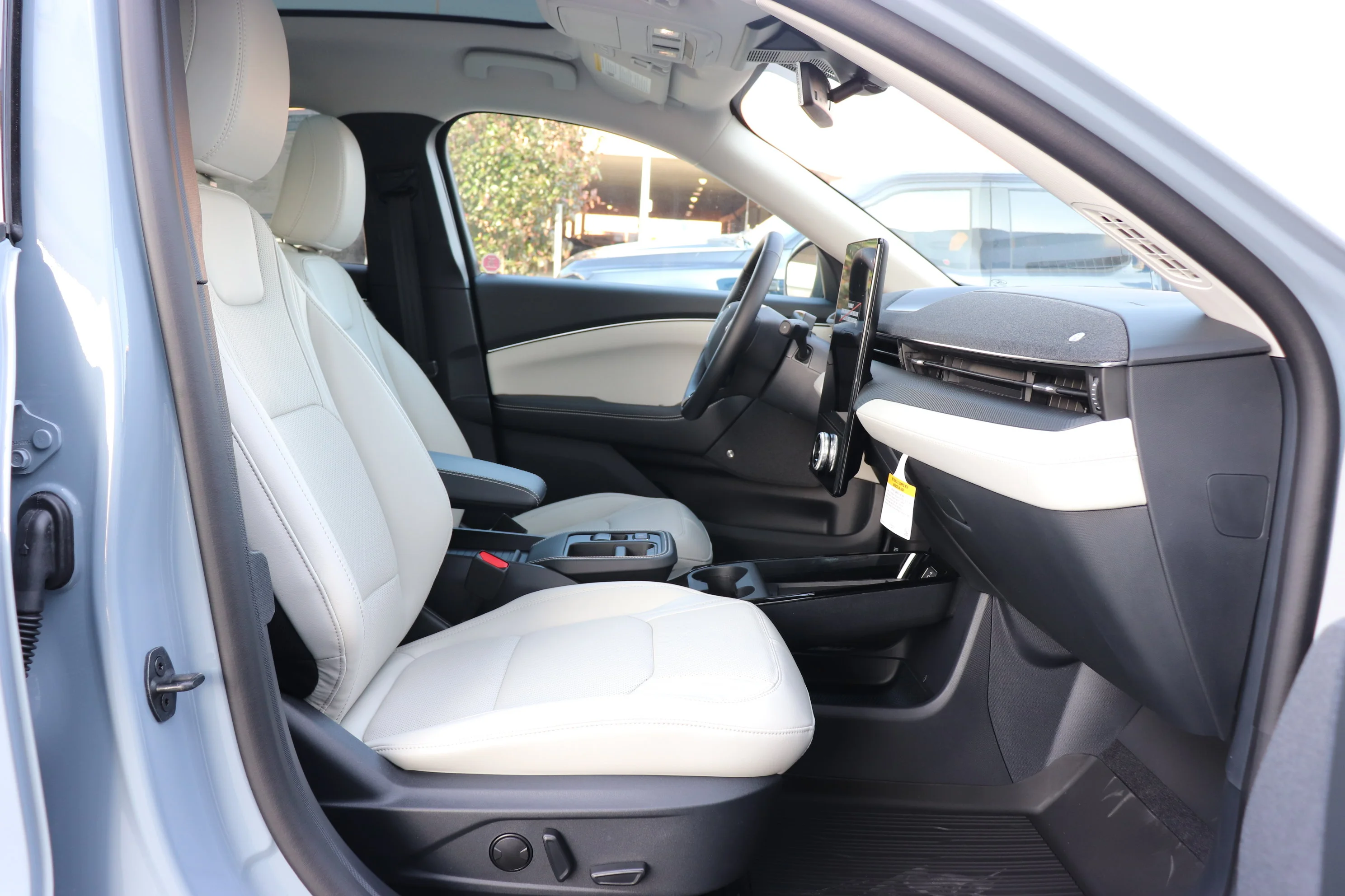 New 2026 GLACIER GRAY METALLIC TRI-COAT Ford Premium image 9