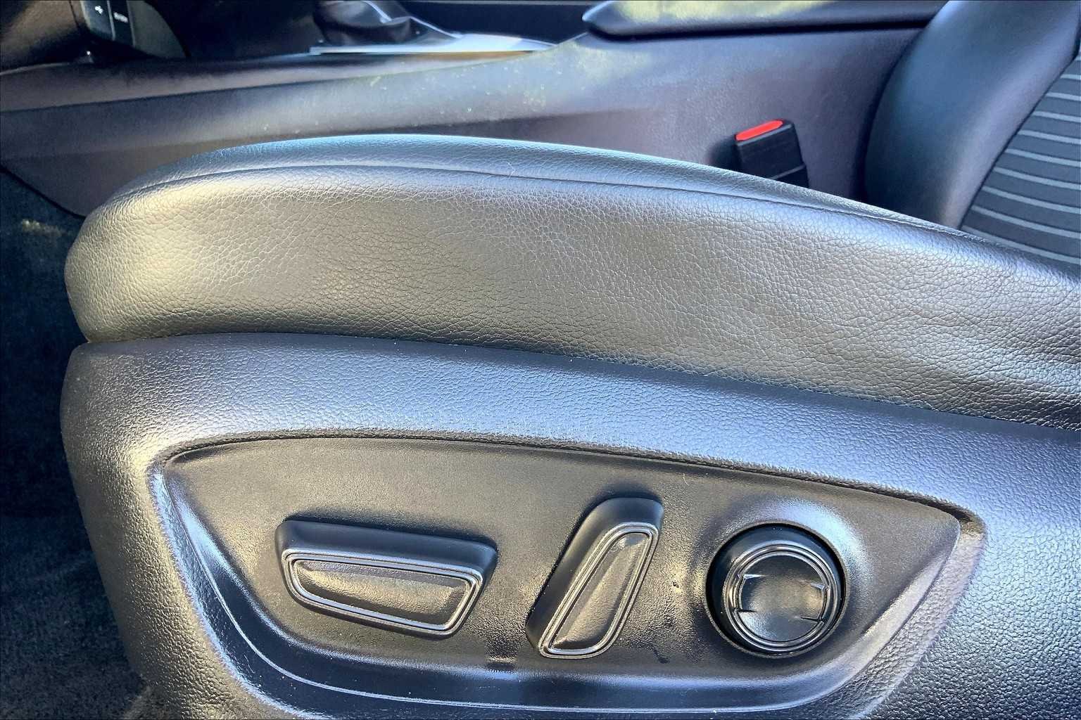 Used 2022 White Toyota SE image 33