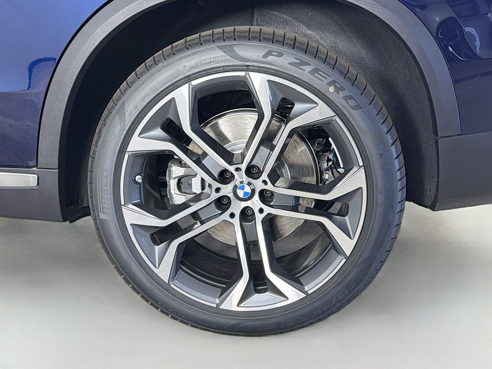 New 2026 Tanzanite Blue II Metallic BMW sDrive40i image 33