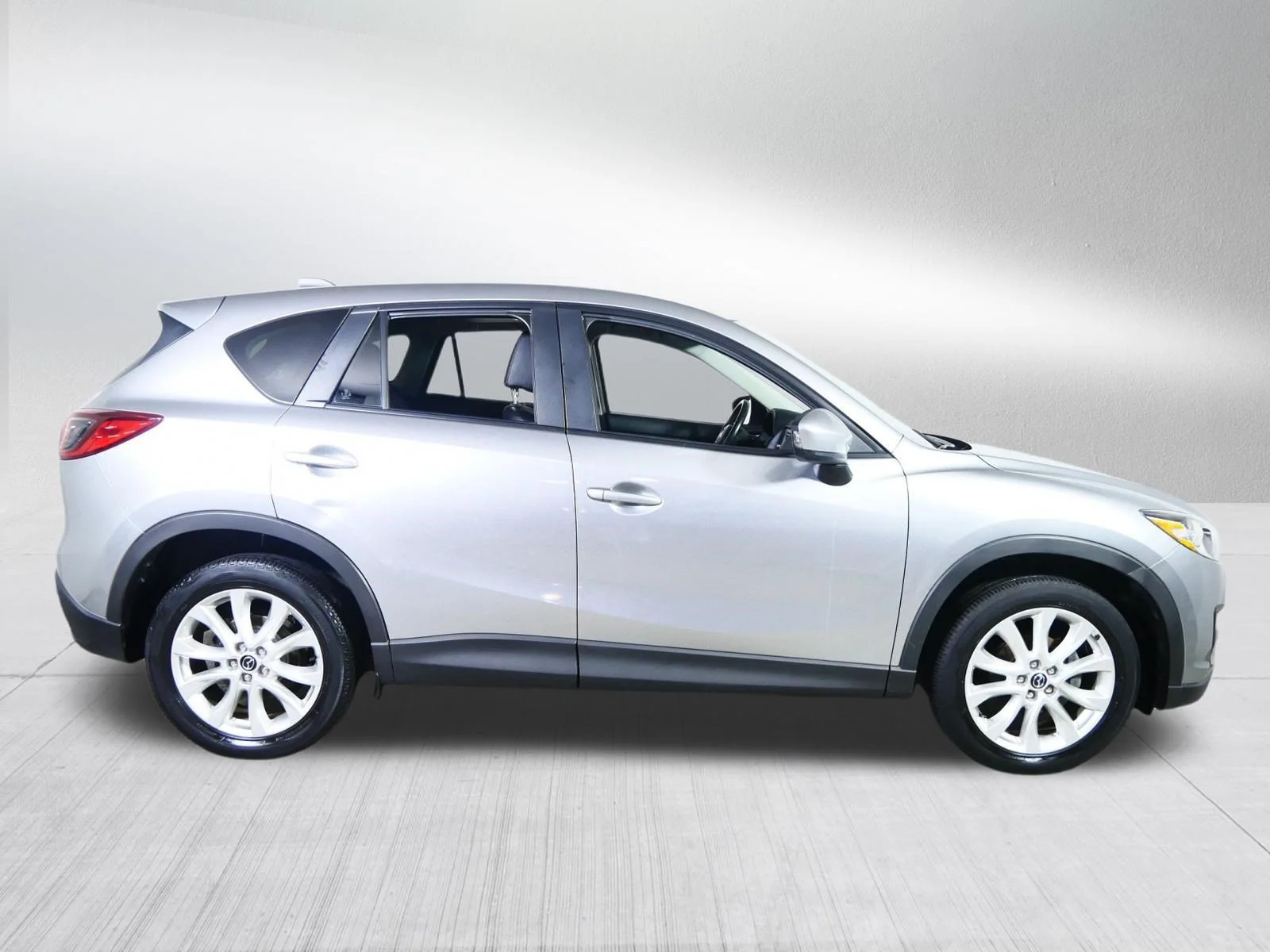 Used 2013 Liquid Silver Metallic Mazda Grand Touring image 8