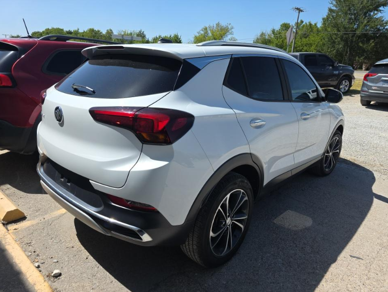 Used 2021 White Buick Essence image 4