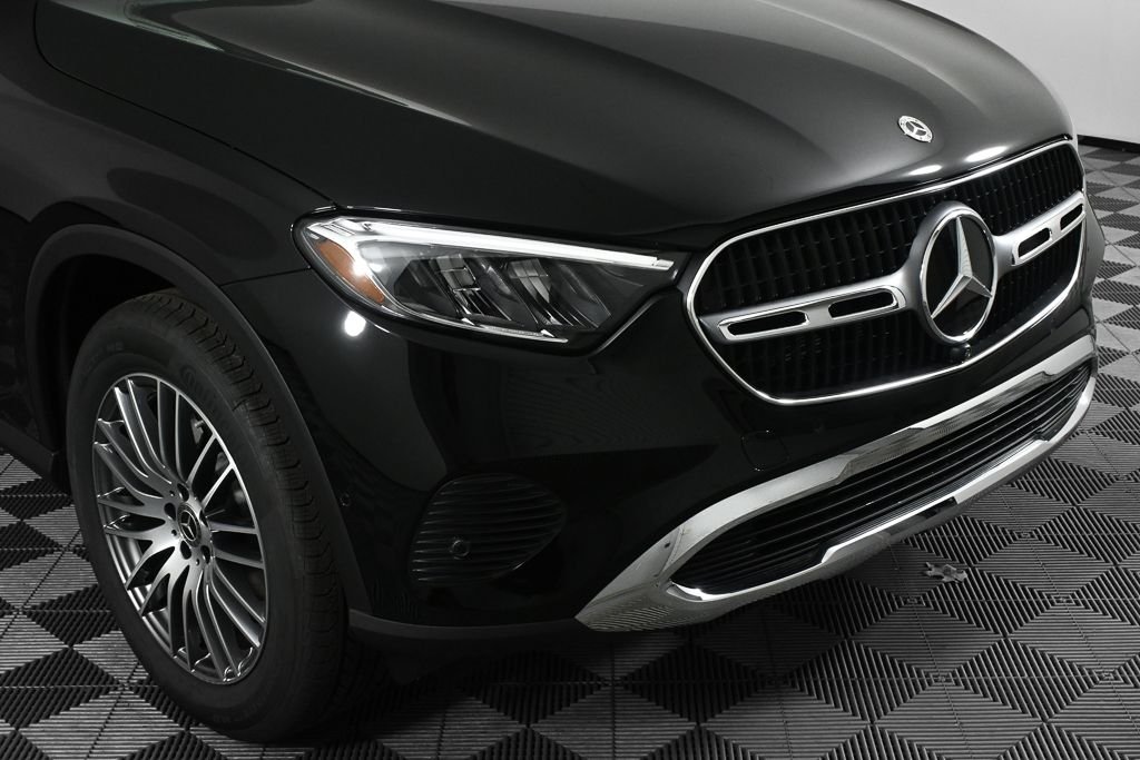 New 2026 Black Mercedes-Benz GLC 300 image 35