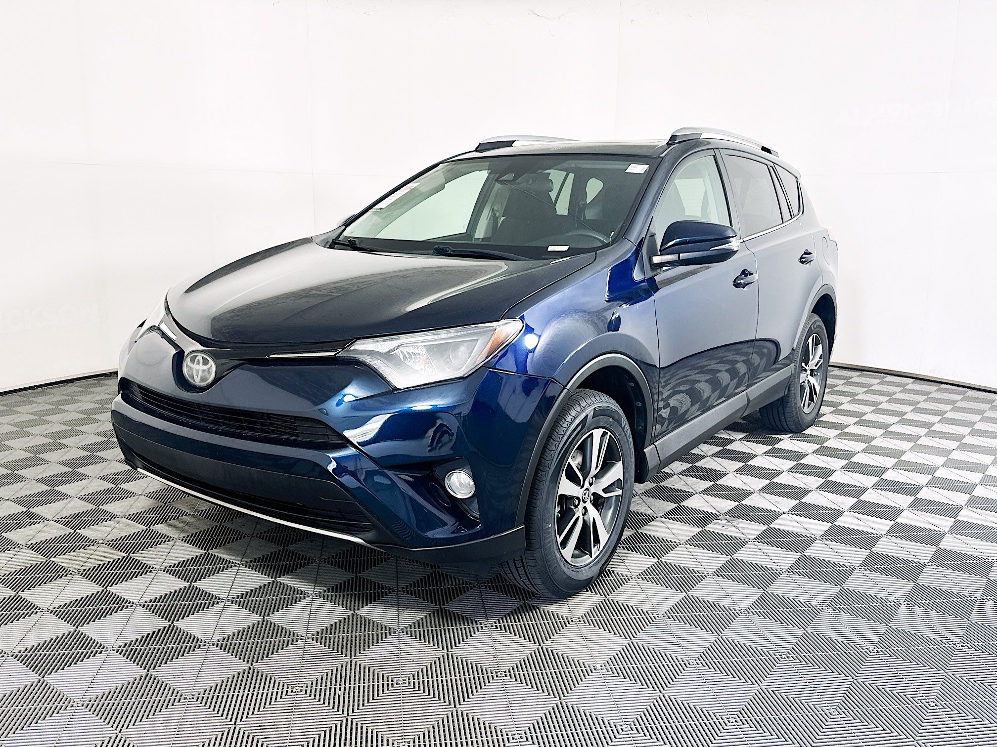 Used 2017 Aqua Toyota XLE image 7
