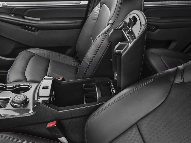 Used 2017 Magnetic Ford Sport image 15