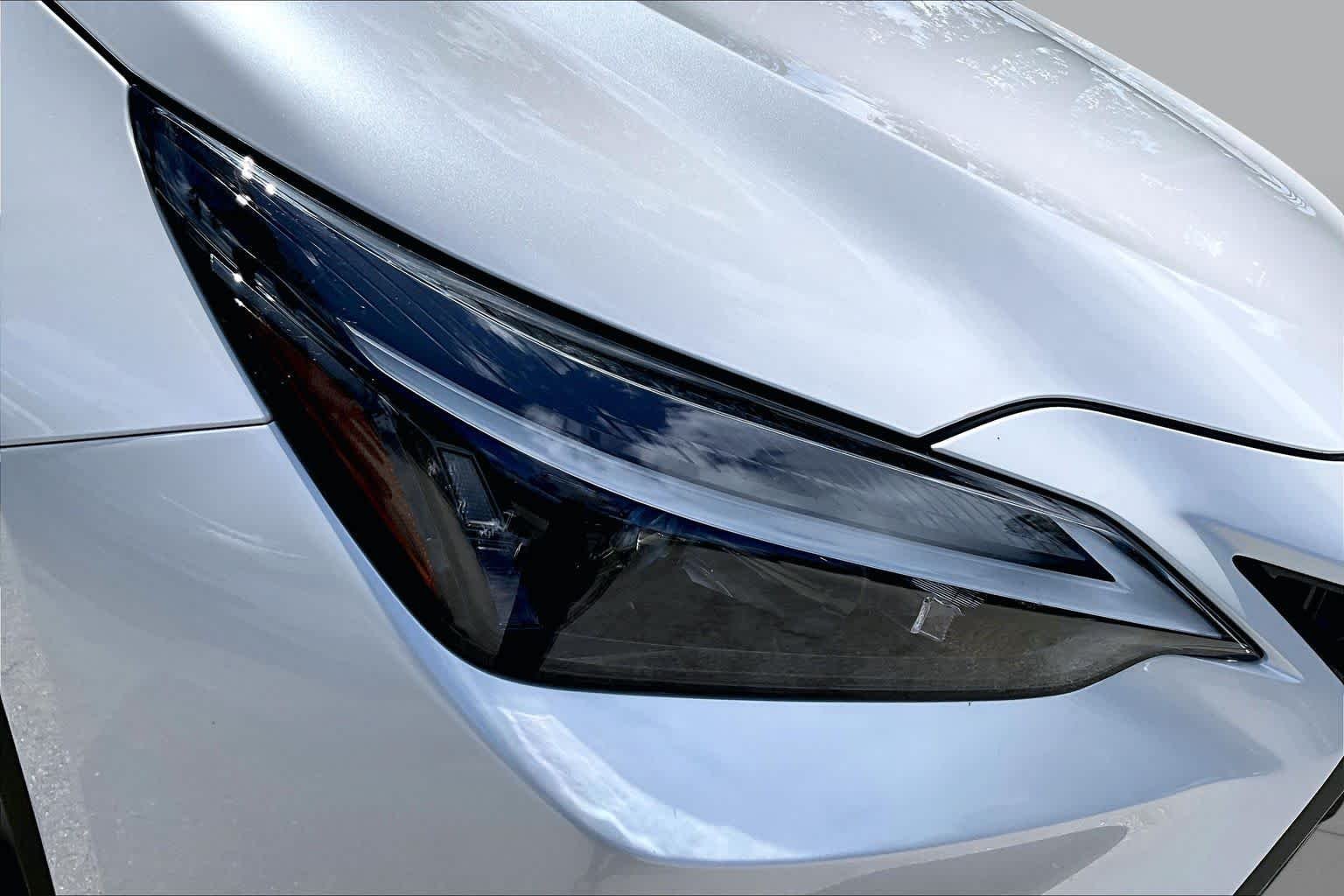 Used 2024 Eminent White Pearl Lexus Premium image 28