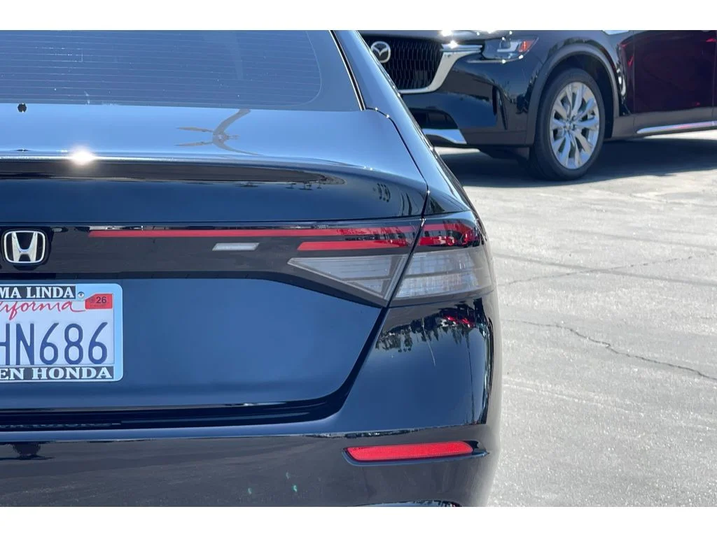 Certified Used 2025 Crystal Black Pearl Honda SE image 45