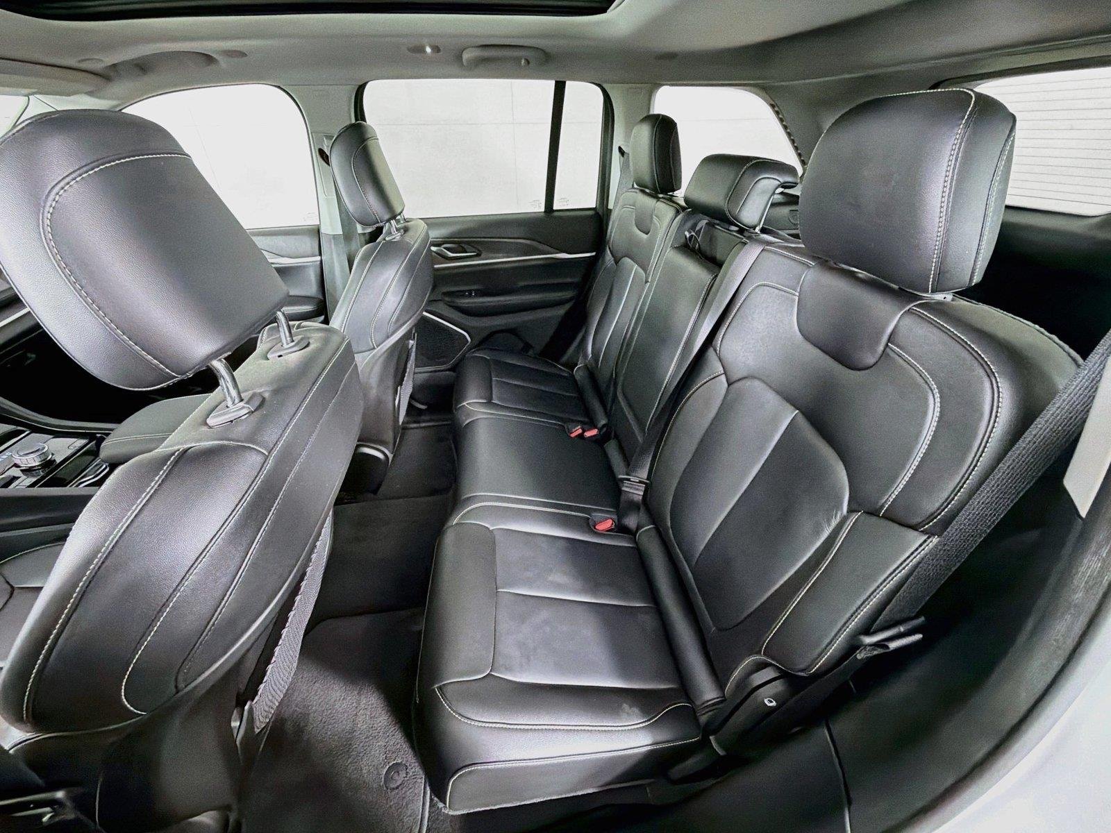 Used 2022 Bright White Clearcoat Jeep  image 26