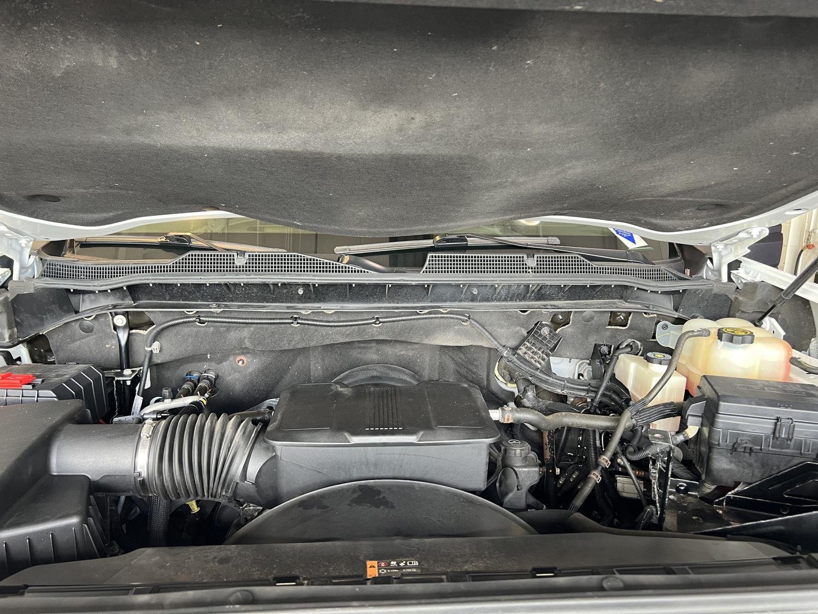 Used 2022 Summit White Chevrolet LTZ image 15