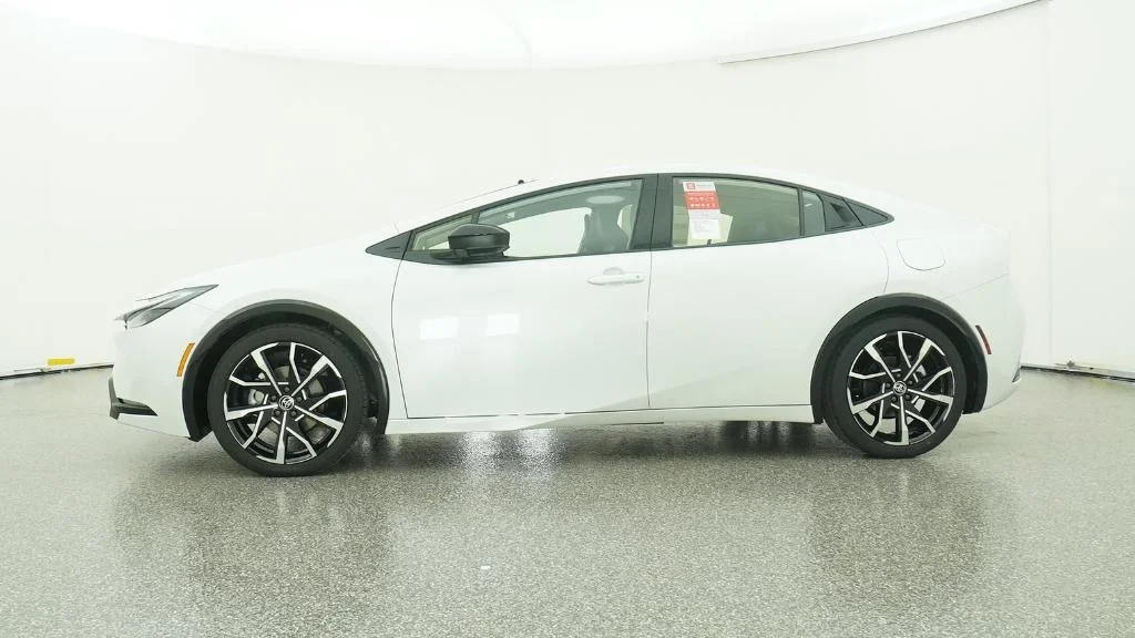 New 2026 Wind Chill Pearl Toyota XSE Premium image 34