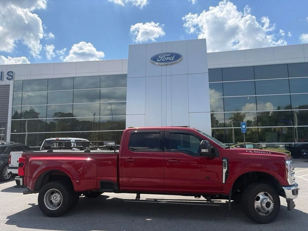 Used 2024 Red Metallic Ford Lariat image 4