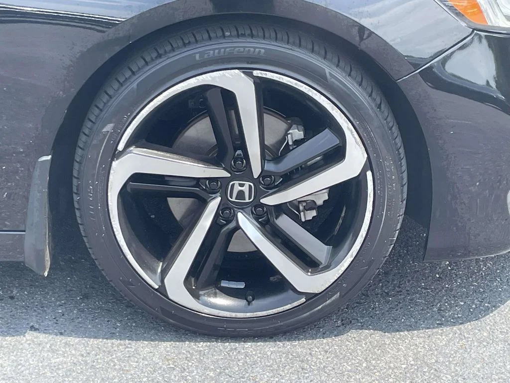 Used 2018  Honda Sport image 10