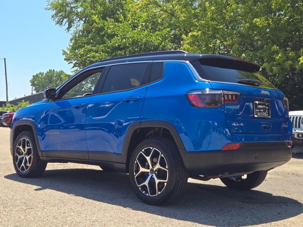 New 2026 Hydro Blue Pearl-Coat Exterior Paint Jeep Limited image 15