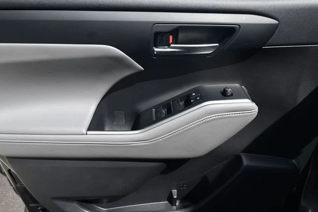 Used 2022 Gray Toyota XLE image 23