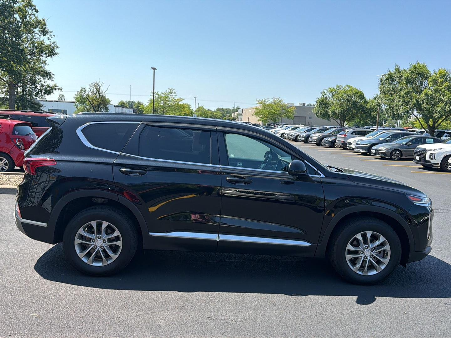 Used 2020 Twilight Black Hyundai SE image 8