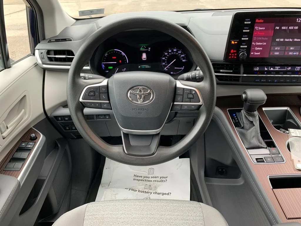Used 2021  Toyota LE image 17