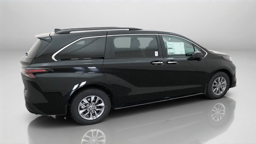New 2026 Midnight Black Metallic Toyota XLE image 38