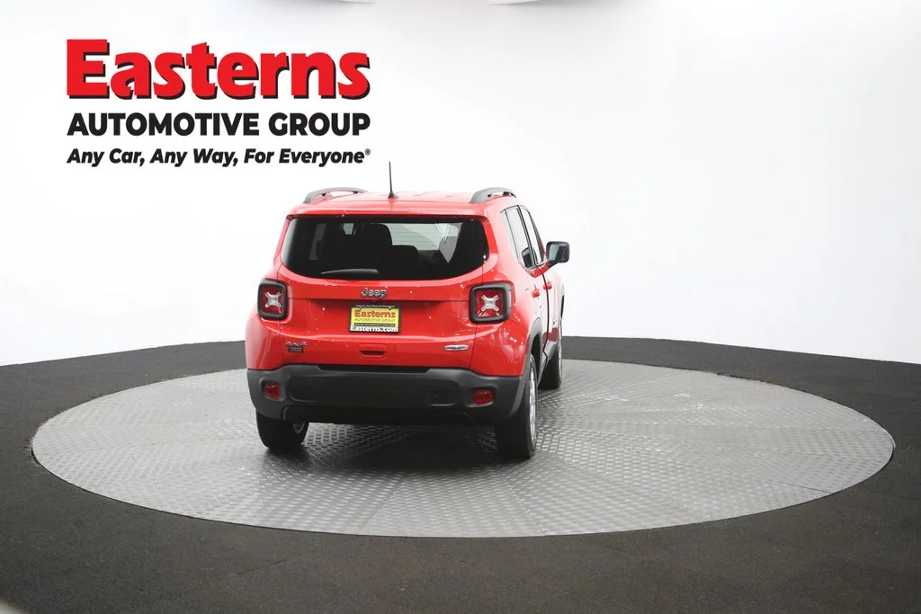 Used 2021 Red Jeep Latitude image 39