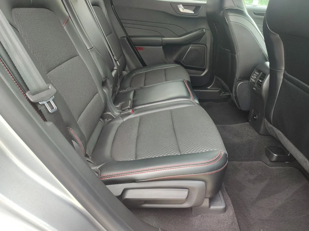 Used 2024 Iconic Silver Metallic Ford ST-Line image 16