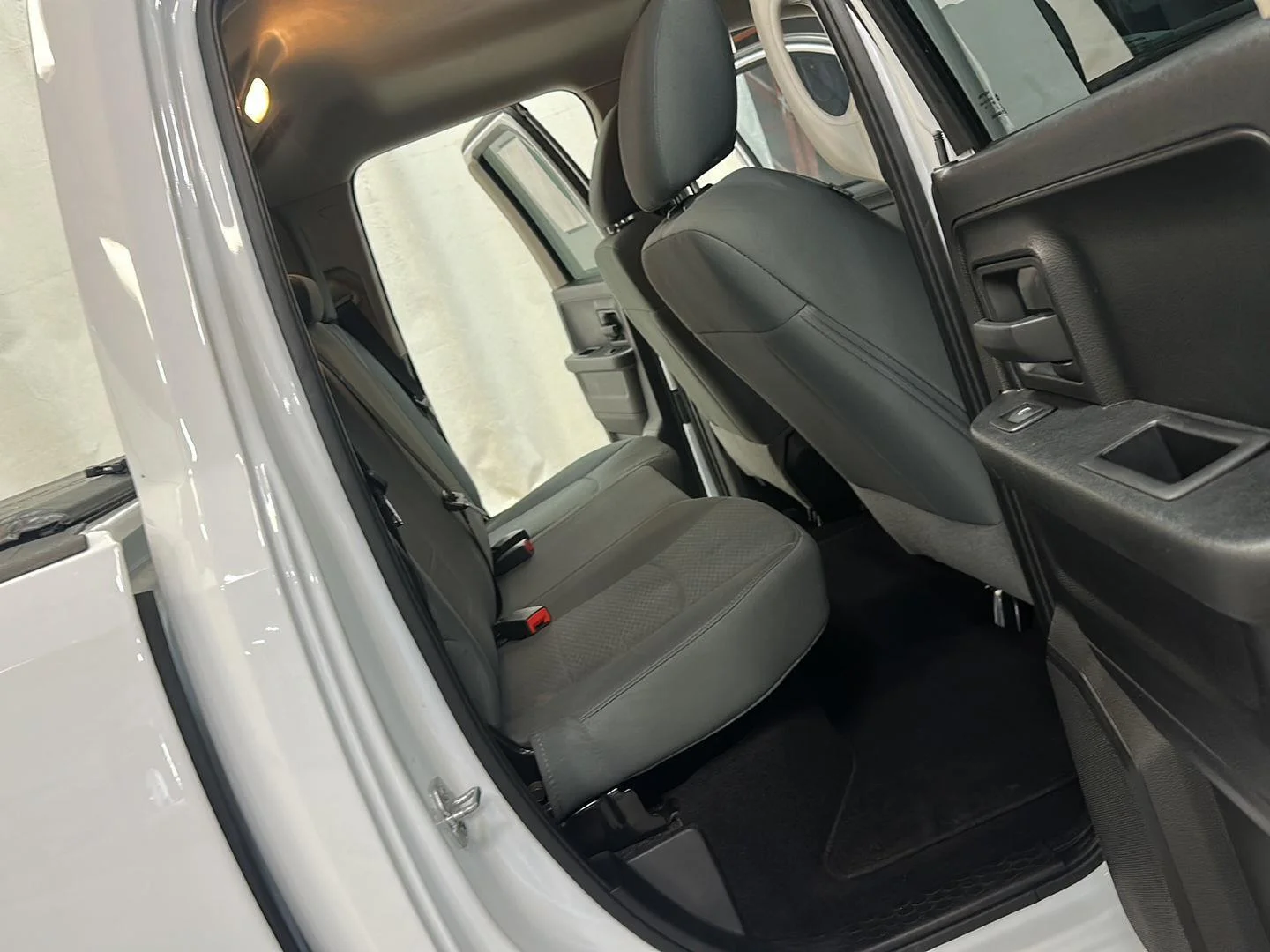 Used 2016 Bright White Clearcoat Ram Express image 28