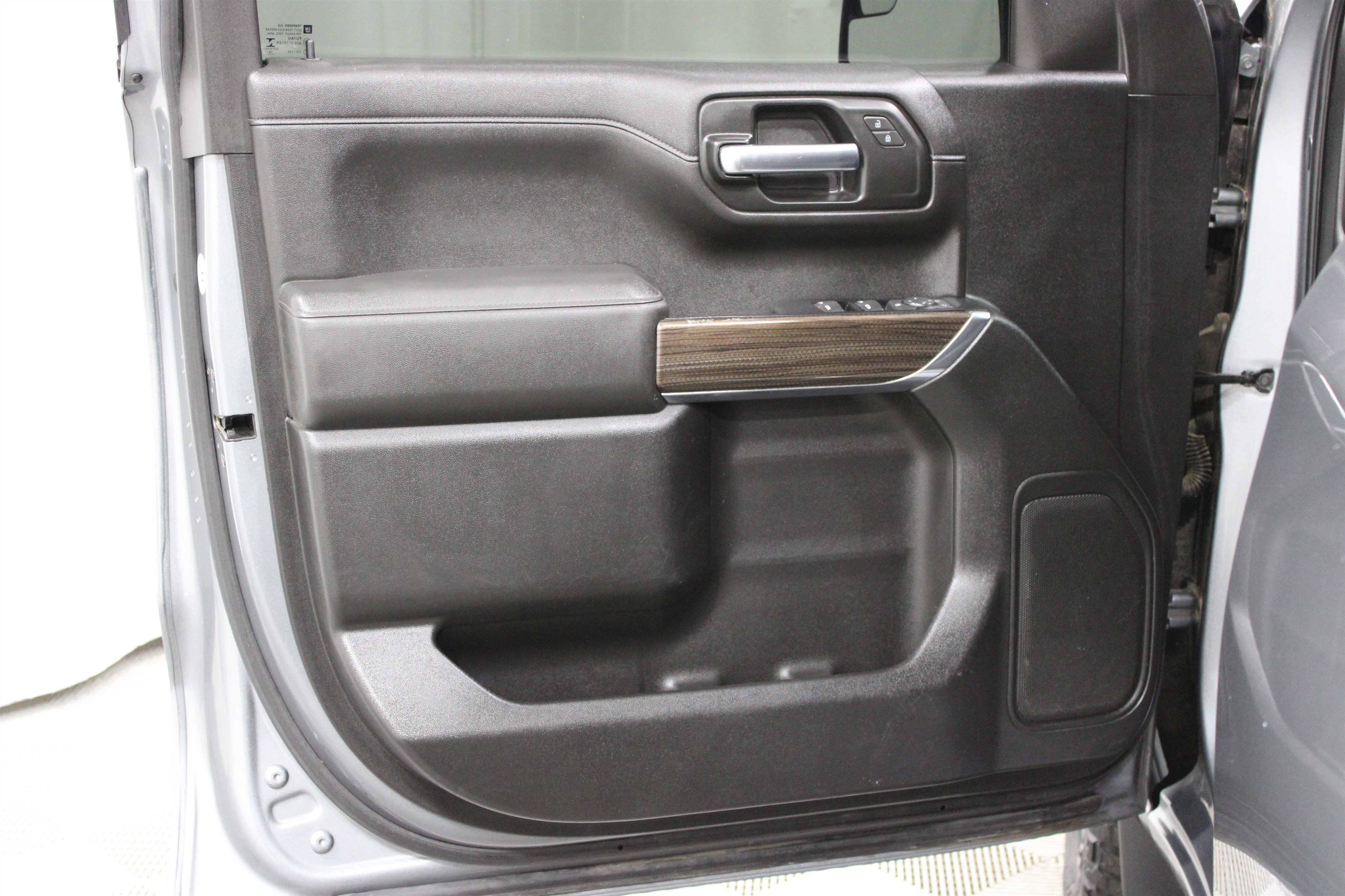 Used 2020 Satin Steel Metallic Chevrolet LT image 5