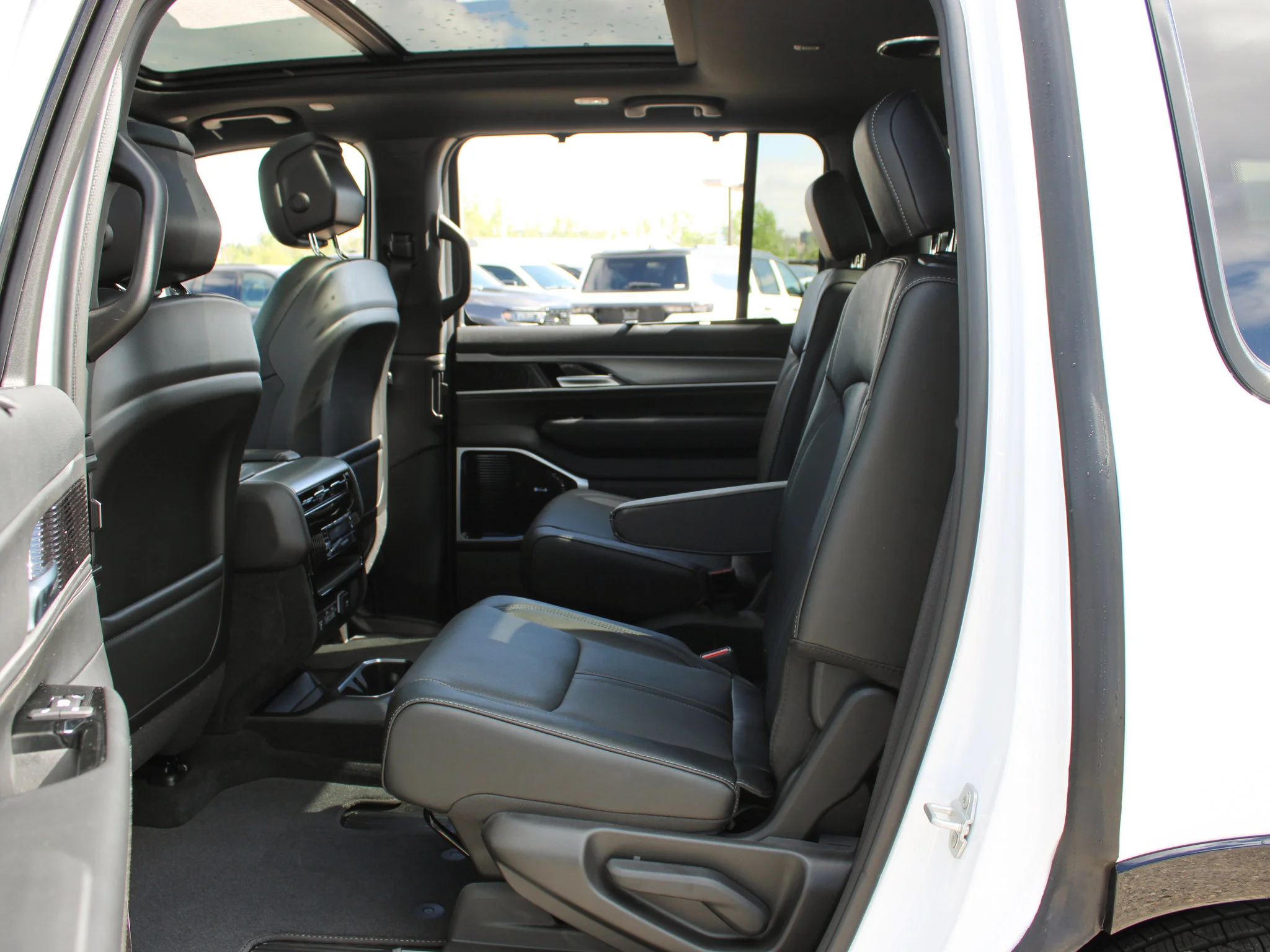 New 2026 White Jeep Limited Reserve* image 11
