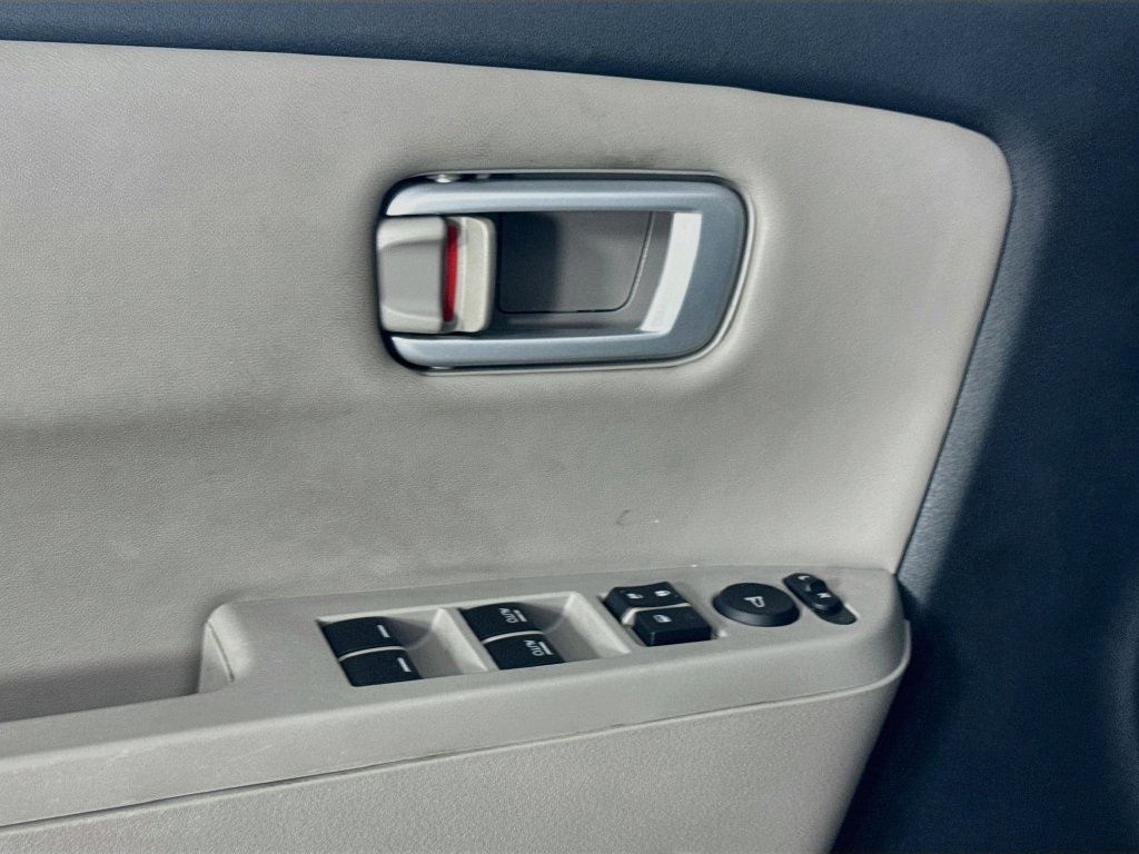 Used 2011 Black Honda EX-L image 19
