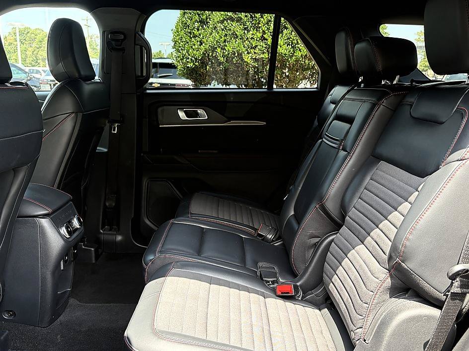 Used 2025 Black Metallic Ford ST-Line image 10