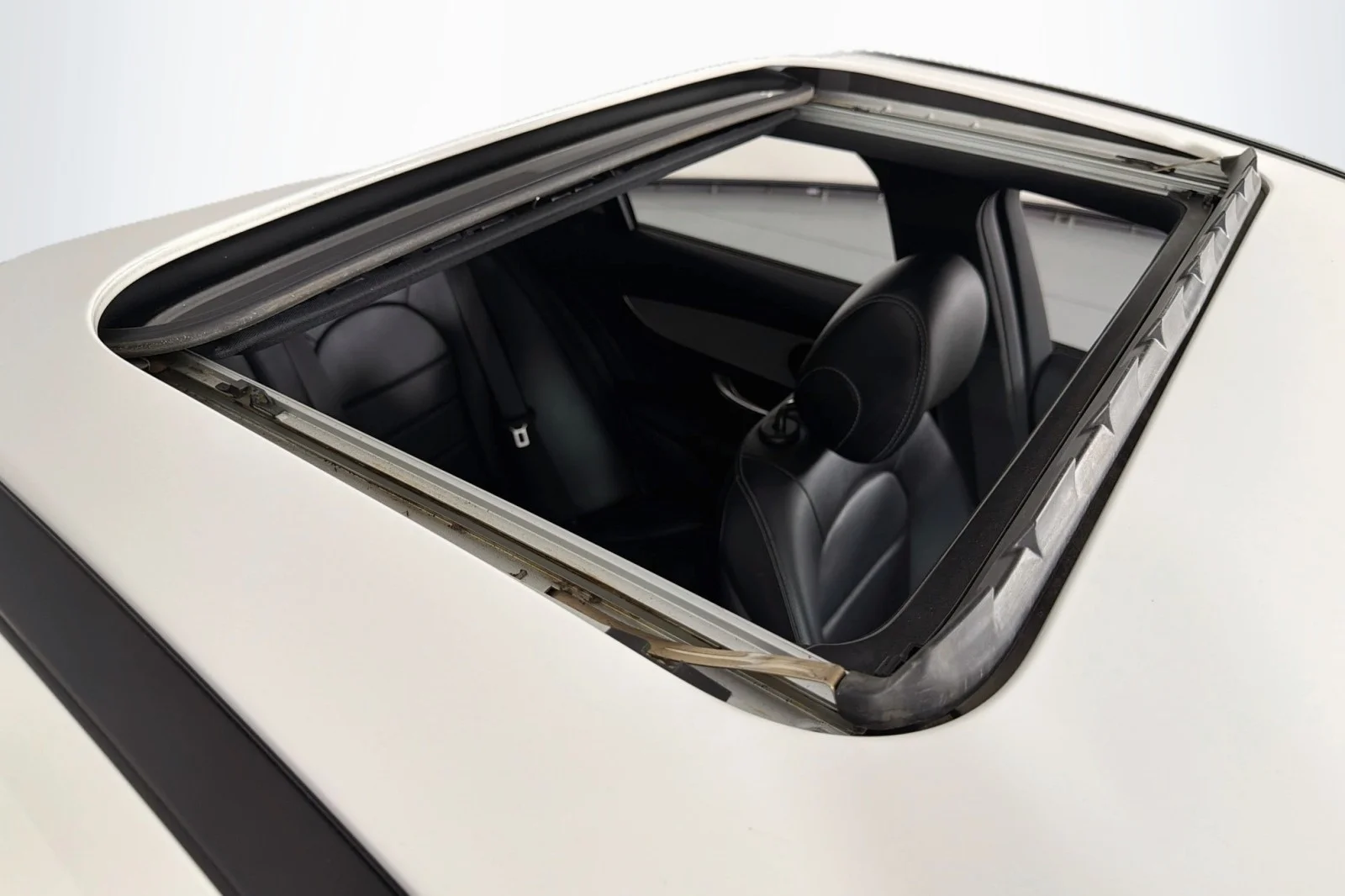 Used 2020 Polar White Mercedes-Benz C 300 image 22