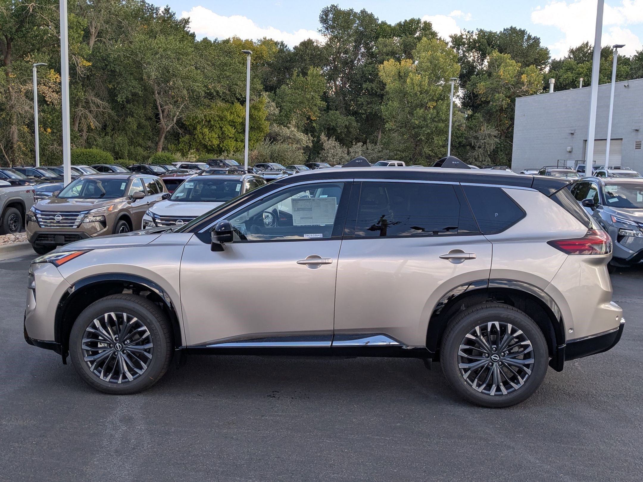 2026 Nissan Rogue Platinum - Photo 7