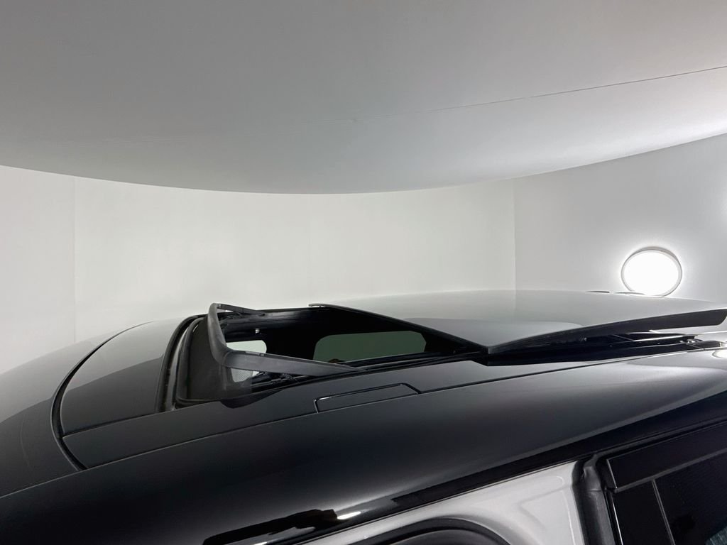 New 2026 Borasco Grey Land Rover Dynamic SE image 23