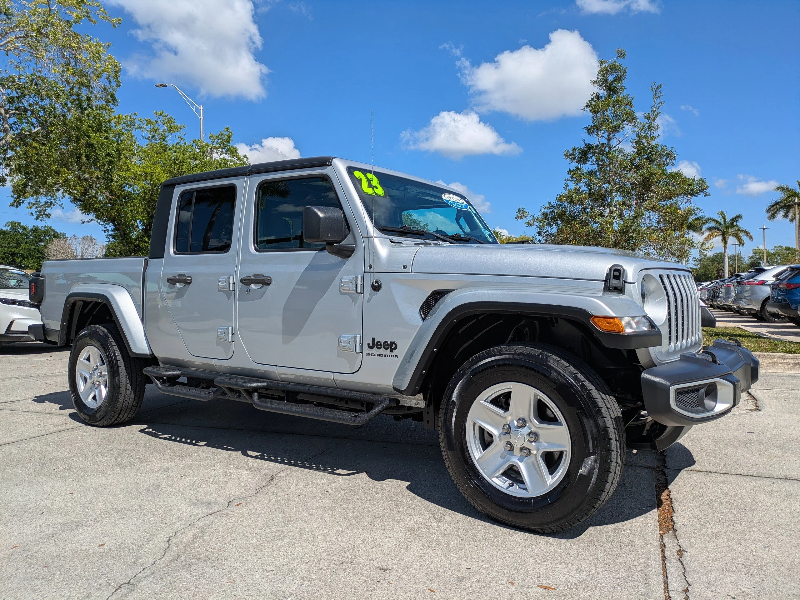 2023 Jeep Gladiator Sport S's photo