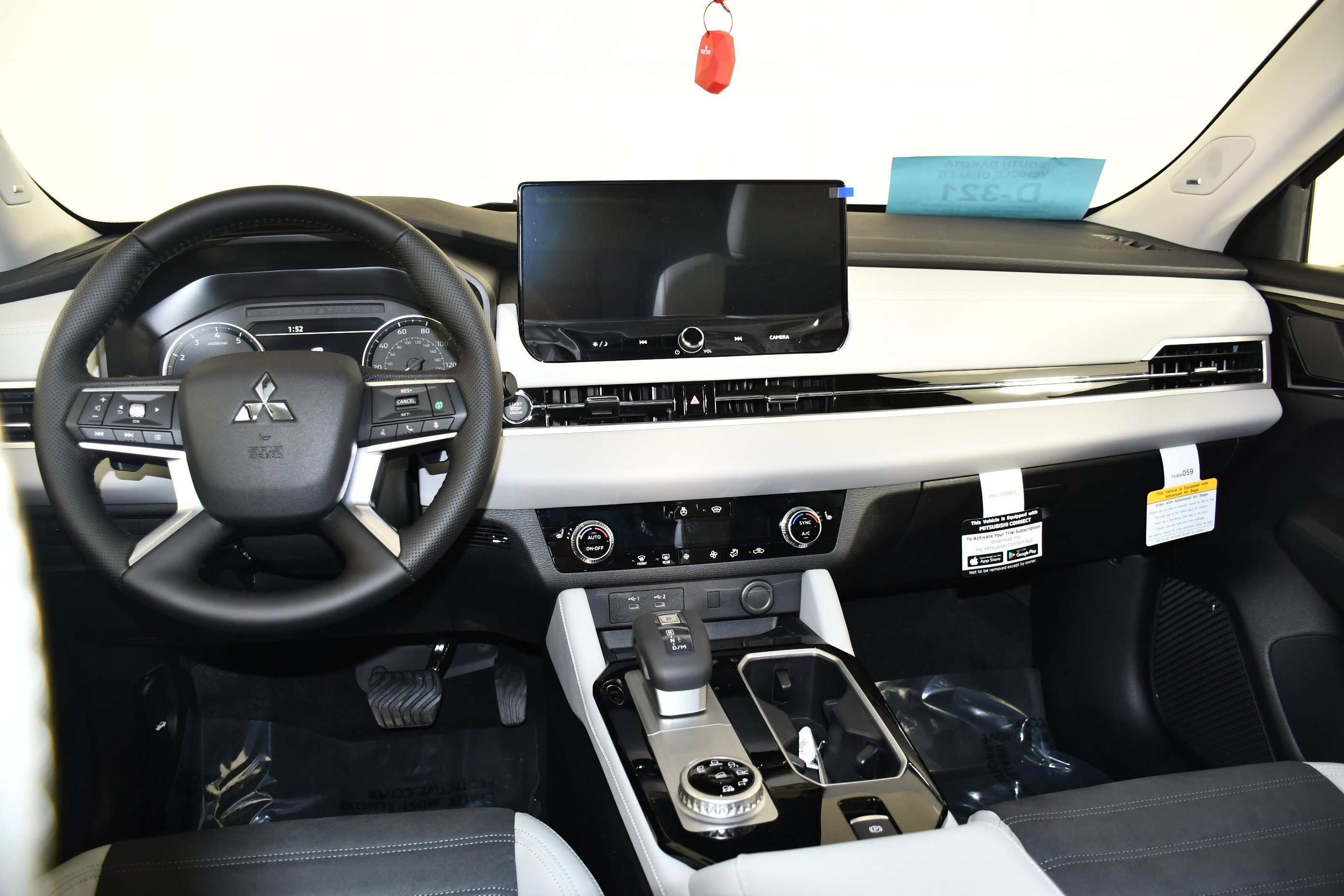 New 2026 Black Diamond Mitsubishi SE image 11