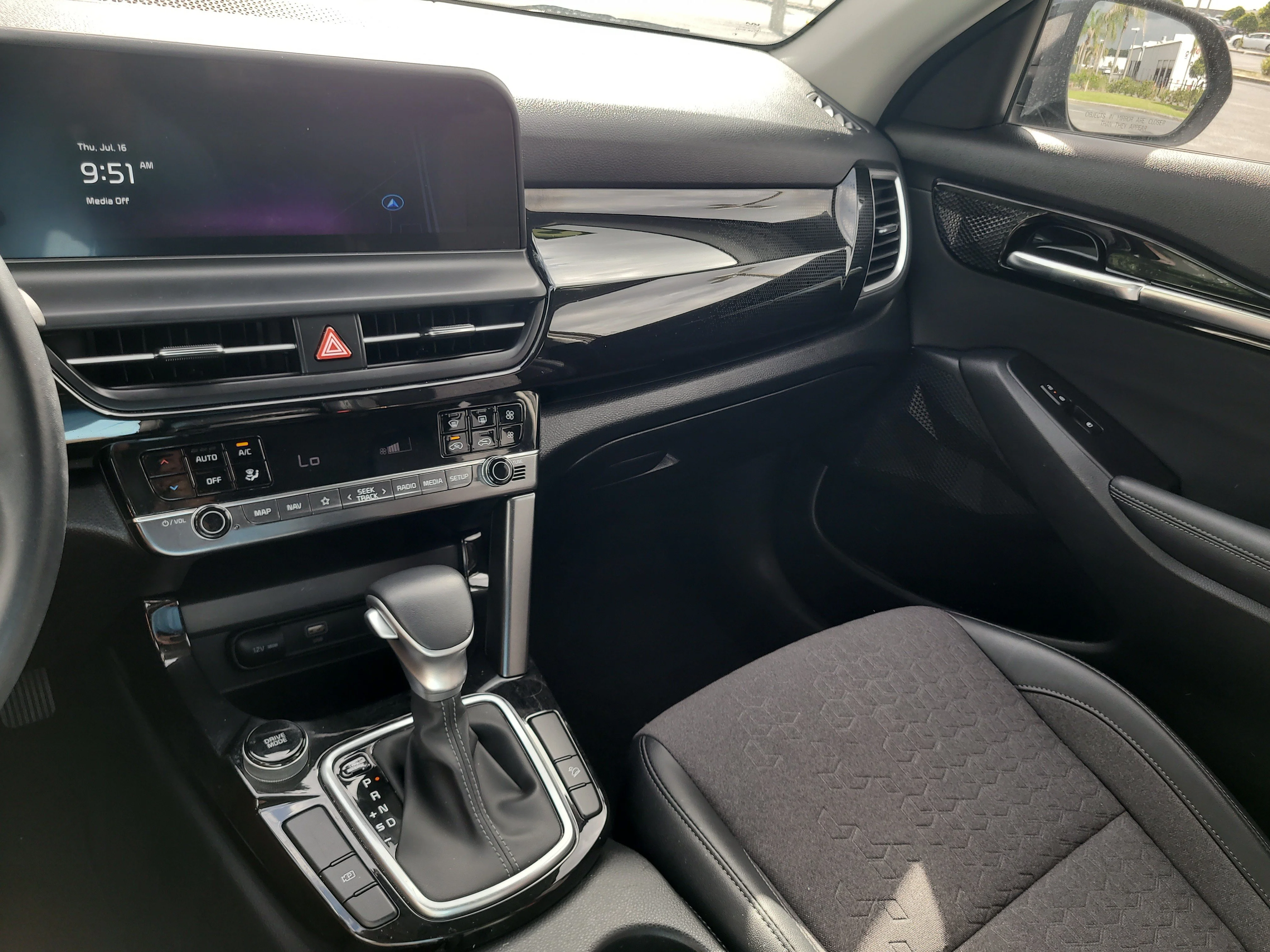 Used 2025 Fusion Black Kia S image 20