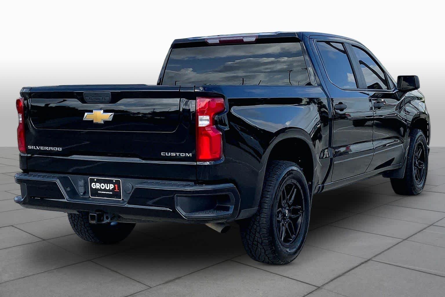 Used 2021 Black Chevrolet Custom image 13