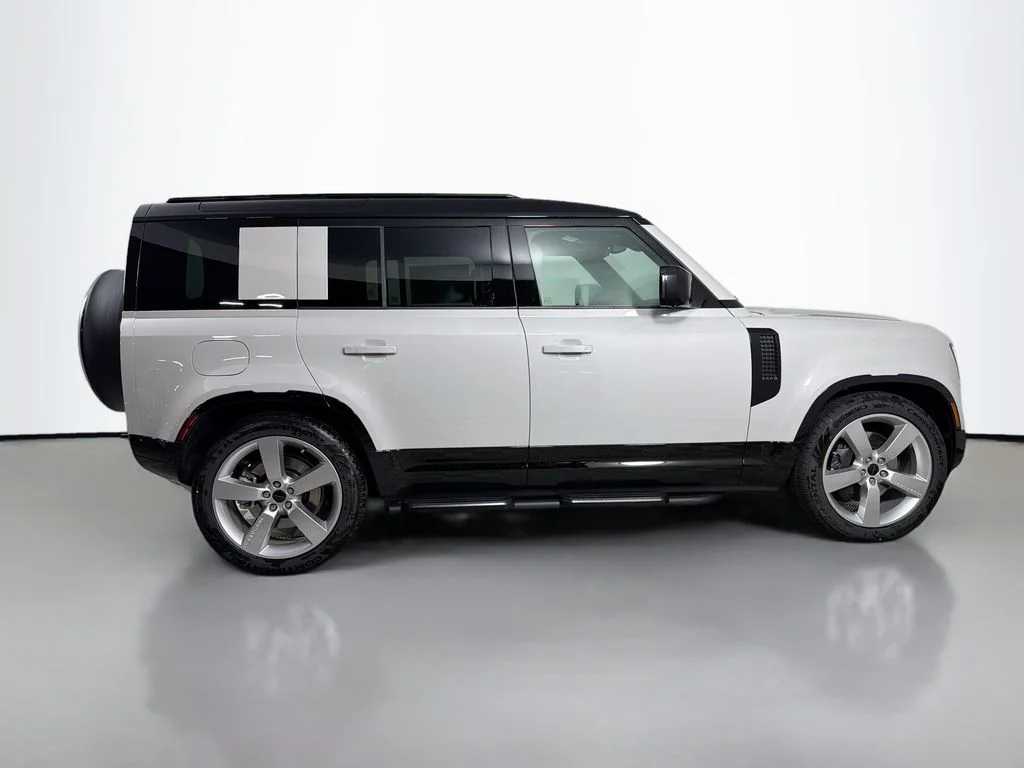 New 2026 Borasco Grey Land Rover X-Dynamic SE image 4