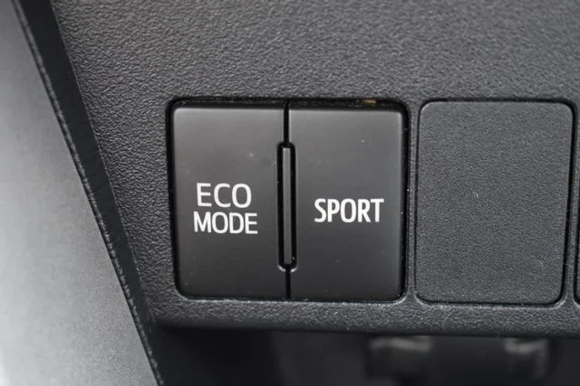 Used 2017 Gray Toyota XLE image 29
