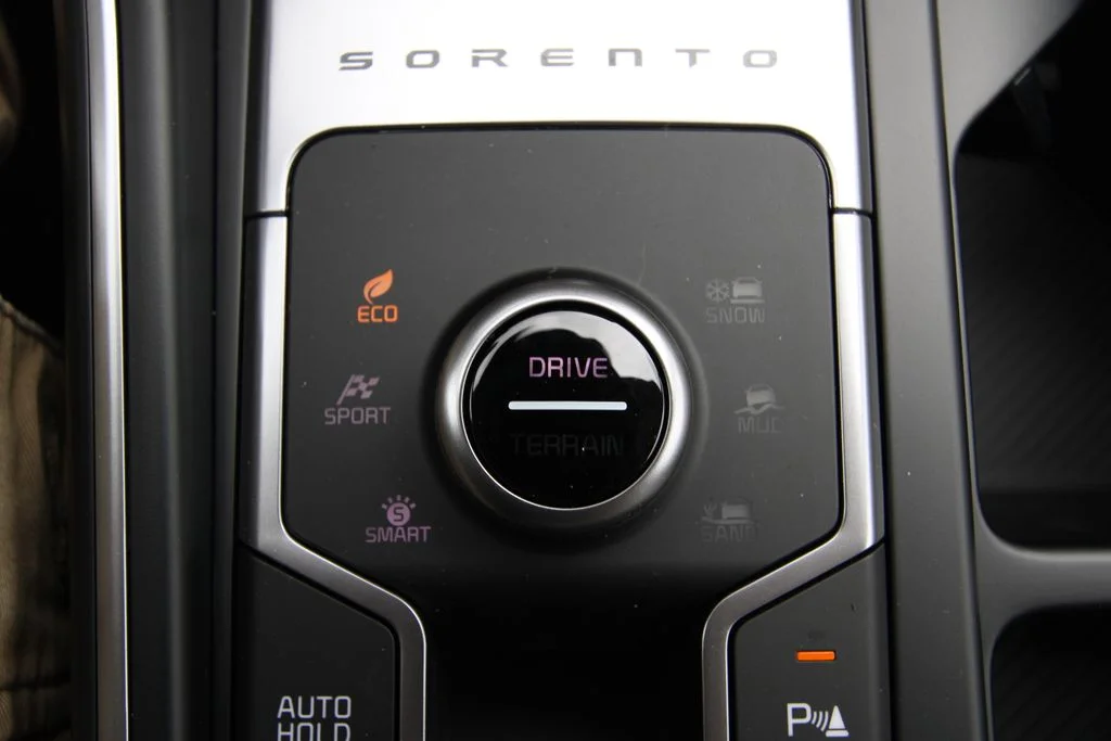 New 2026 Snow White Pearl Kia EX image 30
