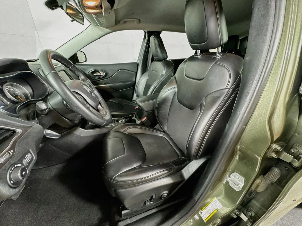 Used 2019 Green Jeep Latitude Plus image 24
