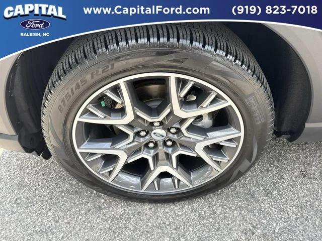 Used 2025 Gray Ford Platinum image 13