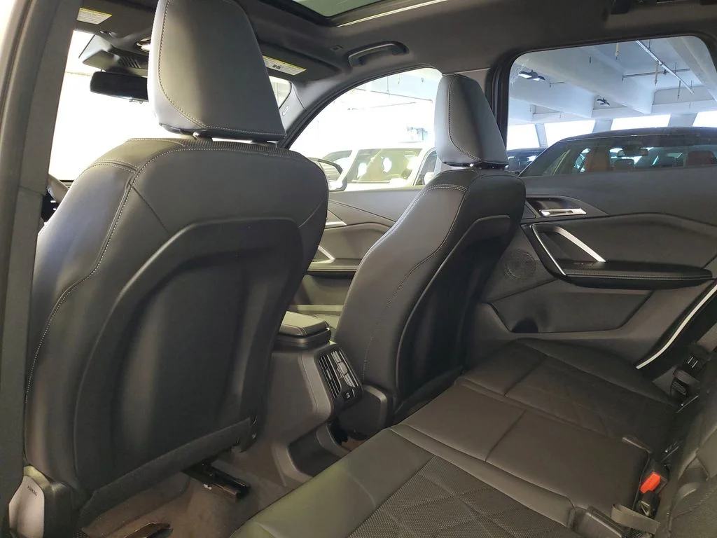 New 2026 White BMW xDrive28i image 10