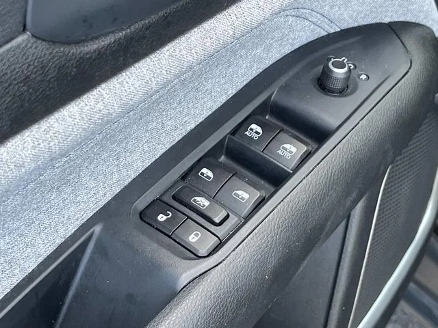 Used 2025 Black Jeep Latitude image 25