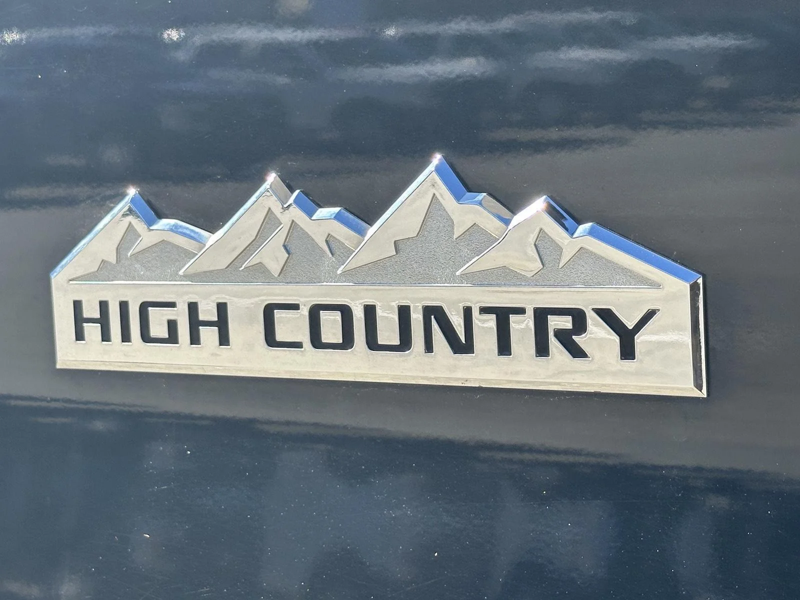 Used 2018 Black Chevrolet High Country image 14