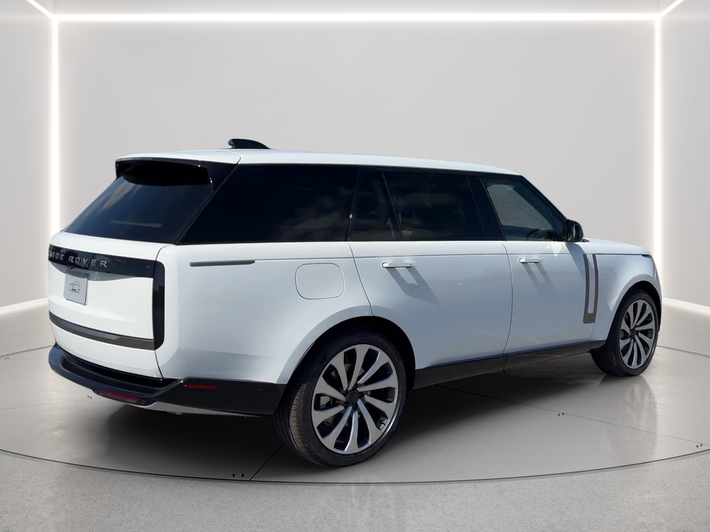 New 2026 Fuji White Land Rover SE image 5