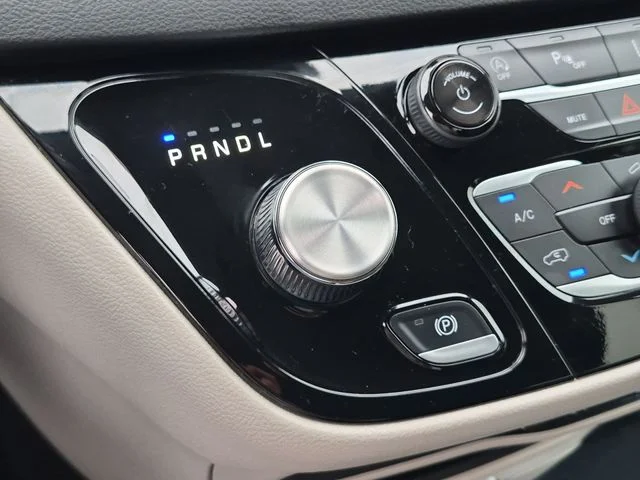 Used 2024 Silver Chrysler Touring L image 38