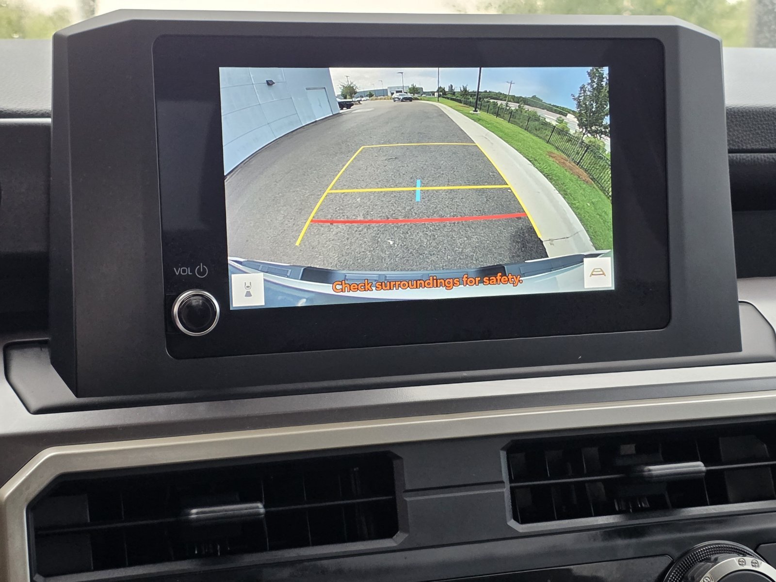 2025 Toyota Tacoma SR5 - Photo 11