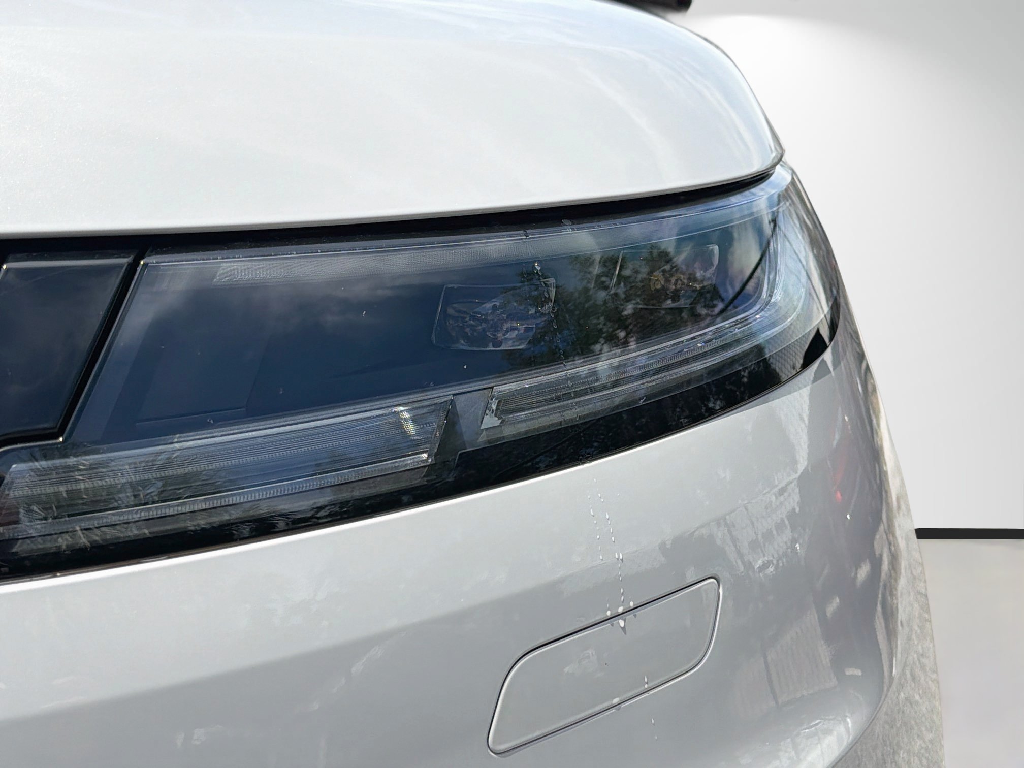 New 2027 Borasco Grey LAND ROVER  image 9